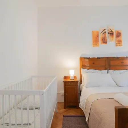 Ttapartmani 公寓 普拉